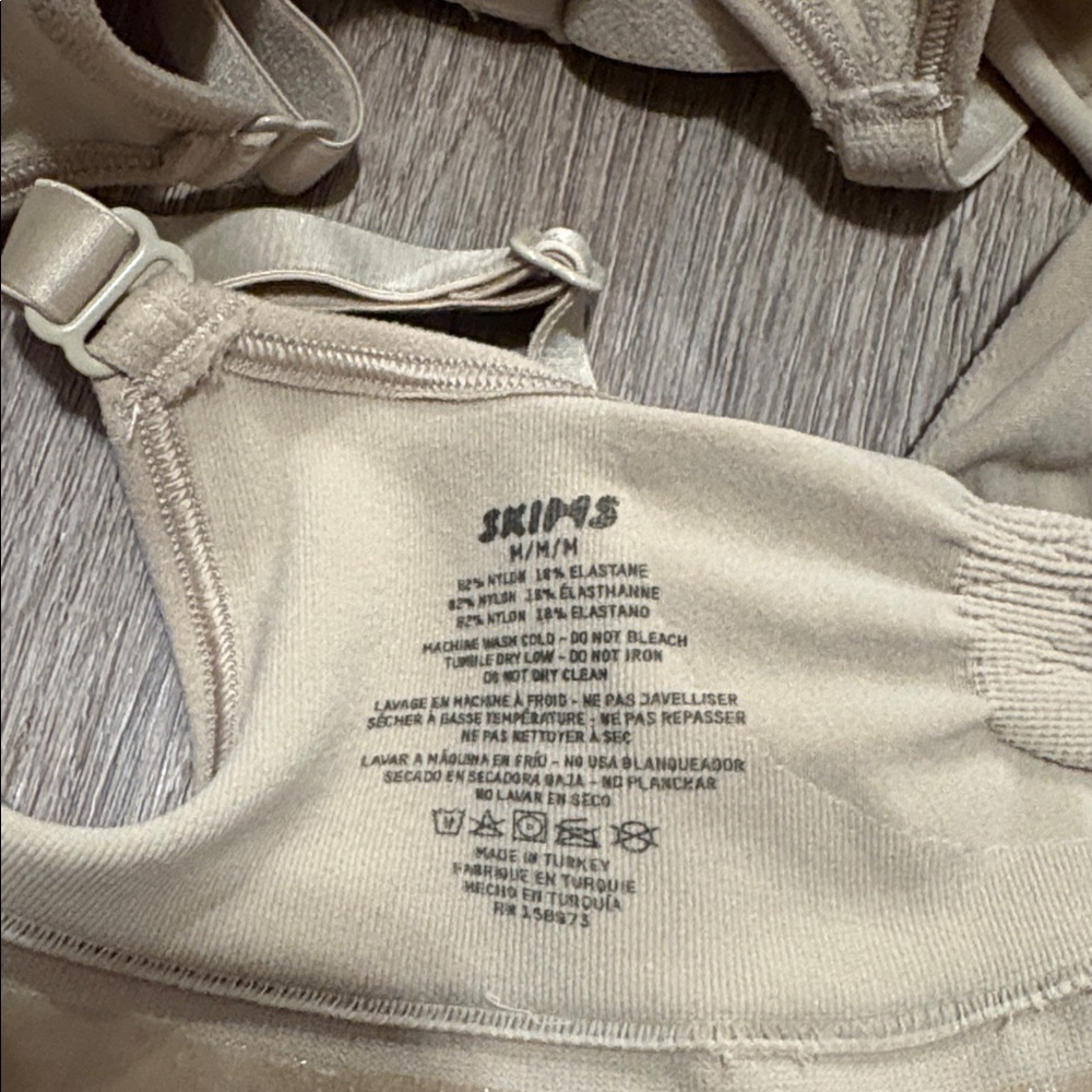Skims NWOT nude bralette - Picture 5 of 5